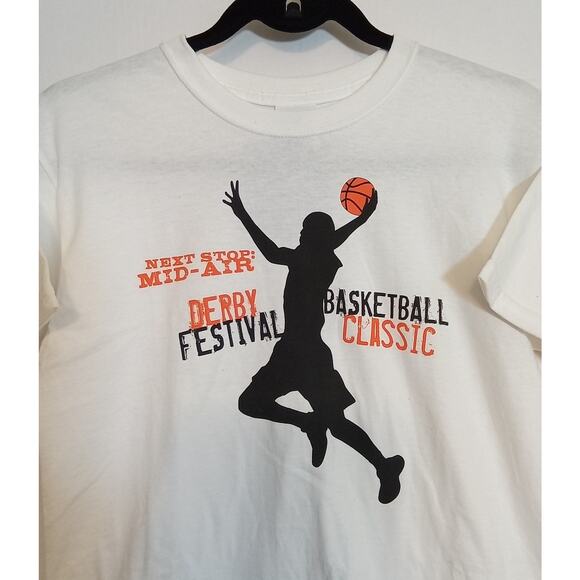 Basketball Graphics White T-Shirt Kids Medium - Picture 2 of 4